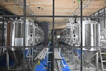 品川に誕生した、ヤッホーブルーイングの“造る現場が主役”のブルワリーレストラン