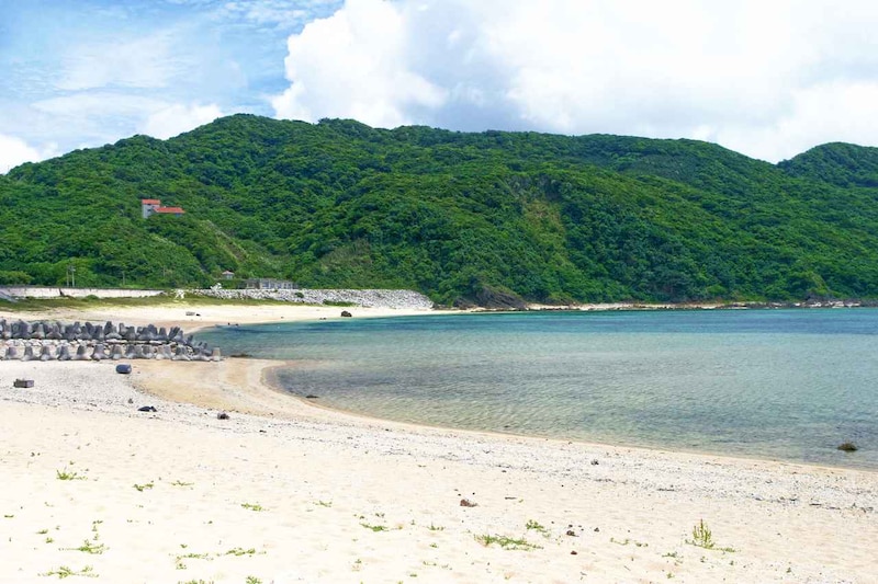 画像: 「比川浜」。休み時間になると子供達が現れた。