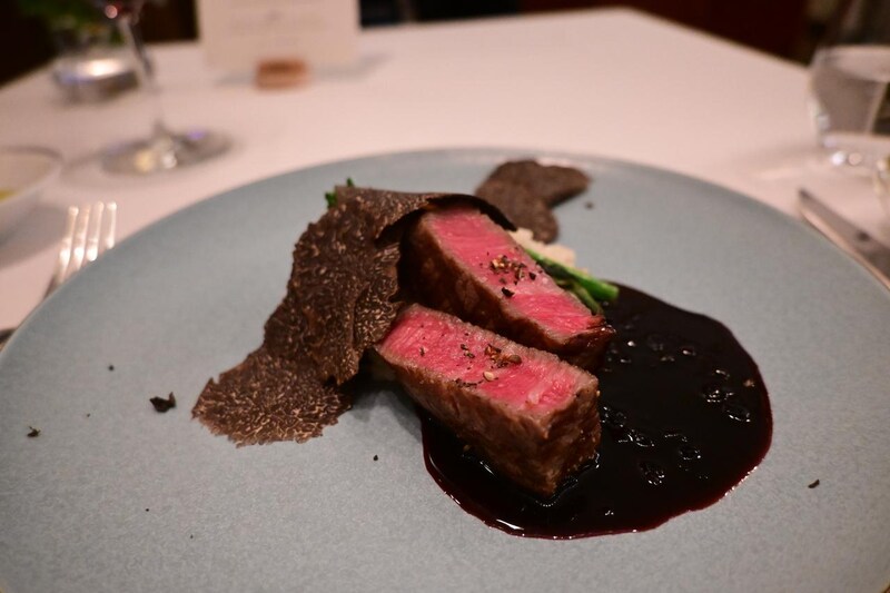 画像: 「信州プレミアム牛フィレ肉のグリル 戸隠産蕎麦の実リゾット添え ソラリスとトリュフのソース」