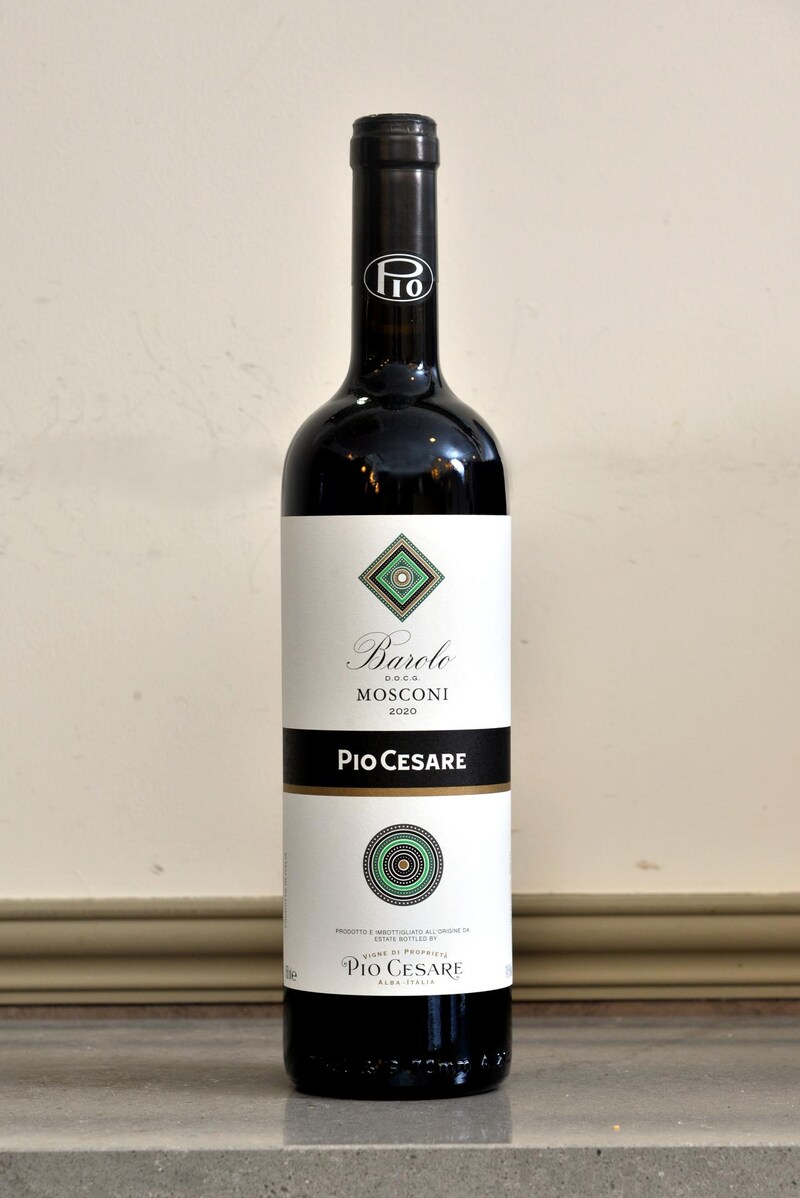画像: 『バローロ モスコーニ D.O.C.G.2020年』。参考小売価格2万6000円（税別）