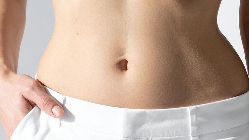 人体の小さな凹みに潜む大きな秘密―臍鞘という支柱