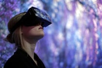 VR「幻覚剤」体験により、認知の柔軟性・創造性が高まる可能性
