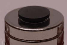 【沖縄科学技術大学院大学】外部電源を必要としない浮遊する回転円盤を開発