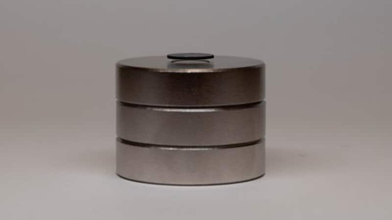 グラファイトを浮かせる――科学者たちが目指した新たな挑戦