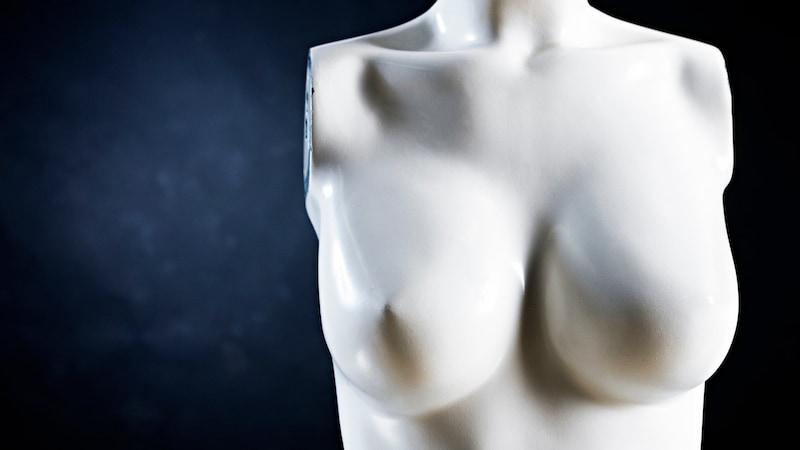 胸の大きい女性は自尊心が高い傾向がある