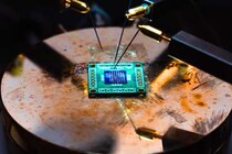 ムーアの法則を越える「立体積層チップ」が登場