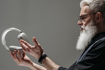 音楽をよく聴く人は認知症リスクが最大39%低い