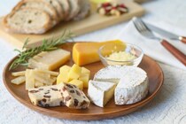 チーズ好きだと「認知症の発症リスク」が下がる可能性