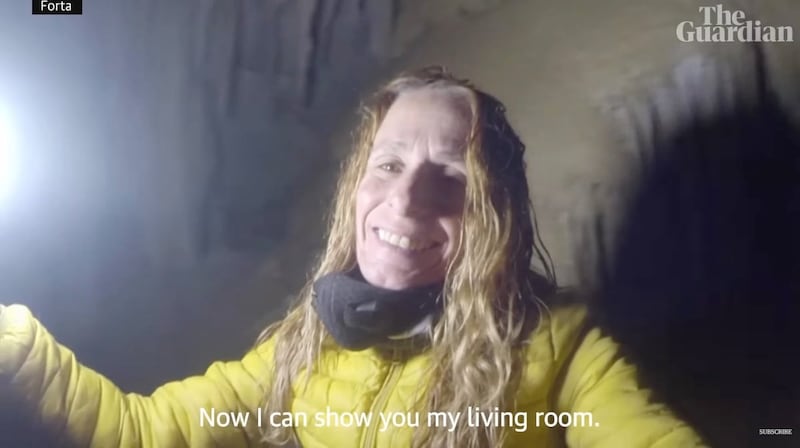 GoProで洞窟内を紹介するフラミニ氏(英紙ガーディアンより抜粋)