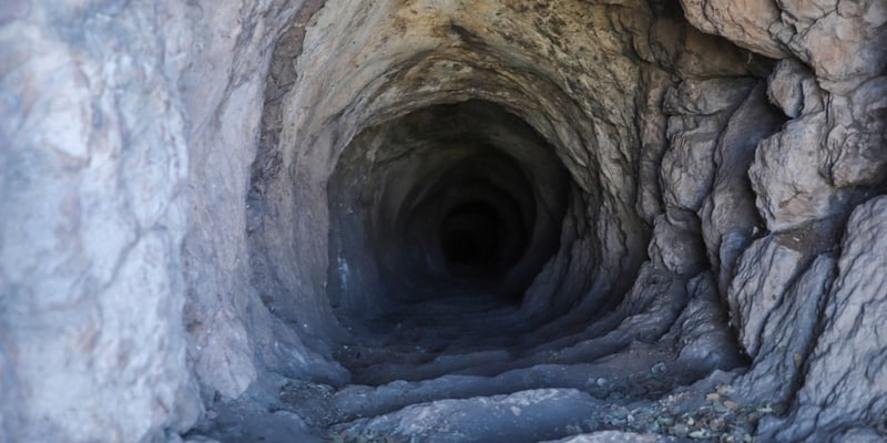 スペイン人女性が「500日間の洞窟生活」から帰還!