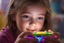 細菌版たまごっち!?『SquidKid』を開発、リアル生命を育てる