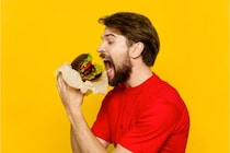 「ドカ食い」が危険なワケとは？食後に眠くなる仕組みを解説