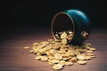 エリザベス朝時代の金貨、記録的な高値で落札