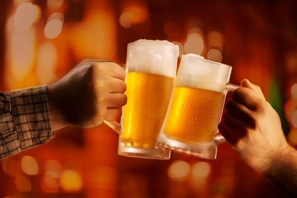 分厚いジョッキだとビールは甘くなる? 触覚と味覚の不思議な関係