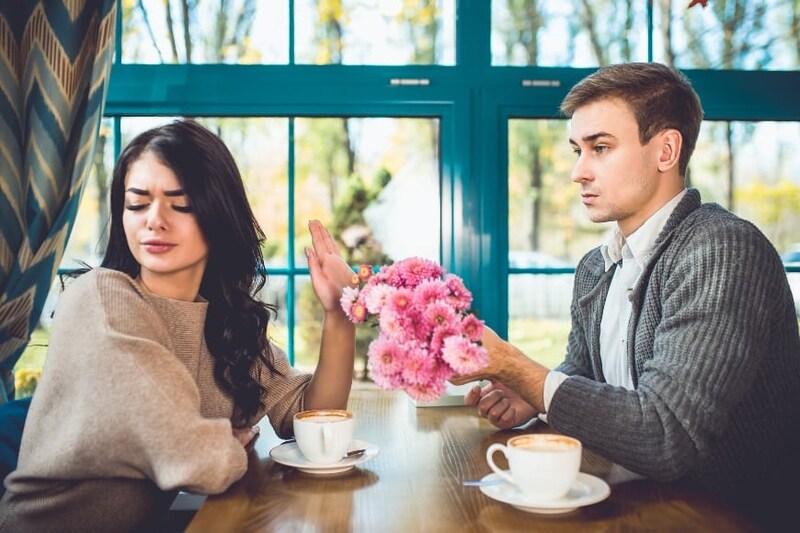 恋人に”与えすぎて”関係が壊れる人の特徴とは?