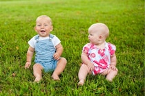 生後1年間は女の子よりも男の子の方が「おしゃべり」だった