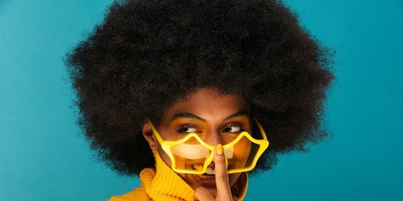 クセ強の「天然パーマ」は最も頭を涼しくし、発汗を最小化できる髪質と判明！