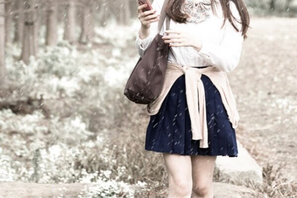 真冬の女子高生は生足でも平気なのか？ 我慢では説明できない心理メカニズム
