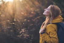 “ある音”に注意して自然の中を歩くと幸福度はさらに向上する