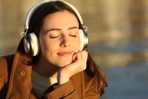 音楽は「過去の記憶」を「ポジティブにする」効果がある