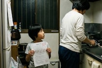 「自分を責める癖」は親の影響？2タイプの完璧主義とインポスター症候群