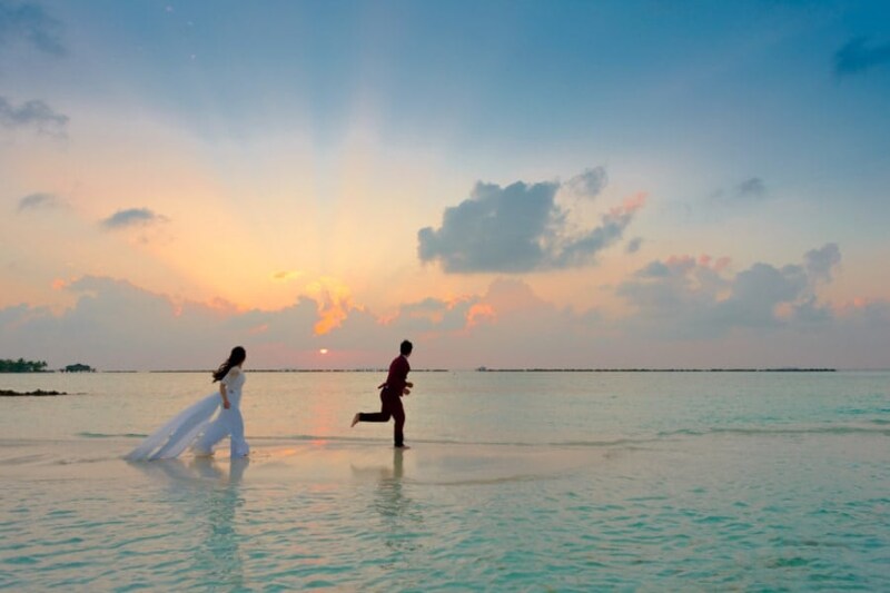 一生のうちに「情熱的な恋愛」に遭遇するのは何回？調査した結果…