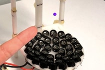 手のひらサイズの浮遊する時空結晶が誕生