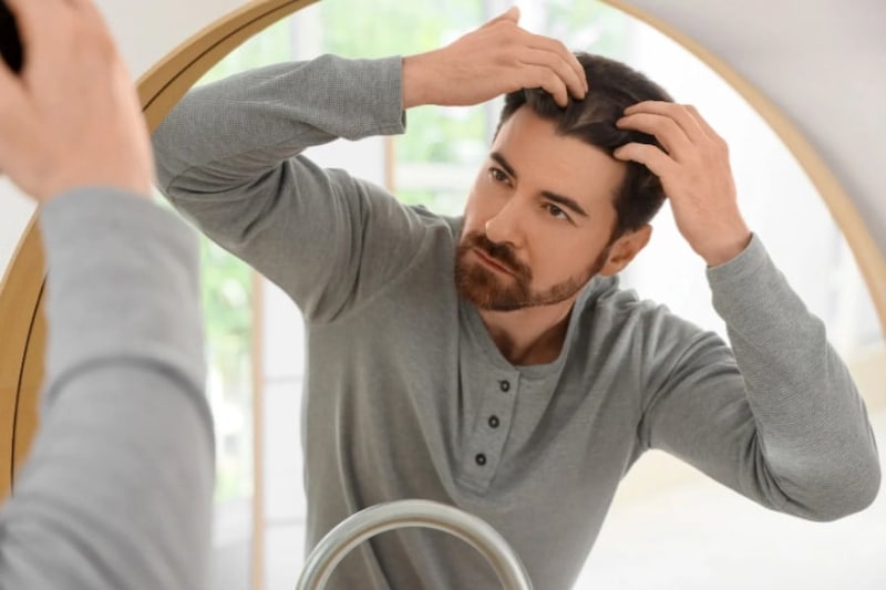 薄毛を止める「光る帽子」を開発!毛包の老化を最大92%抑制