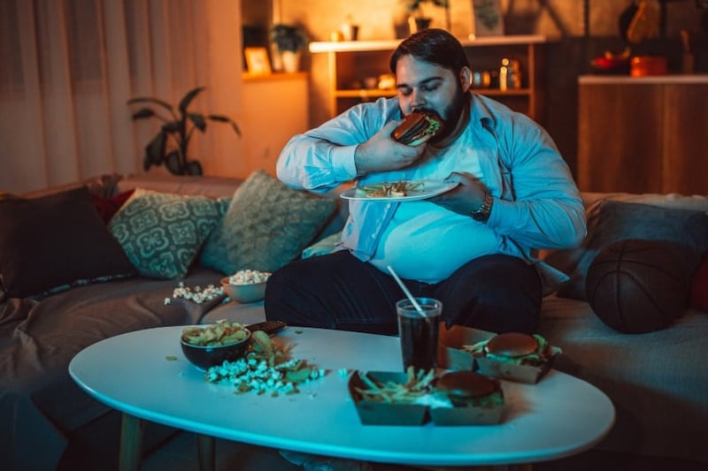 就寝3時間前に食事をやめると、”心臓の機能”が改善する