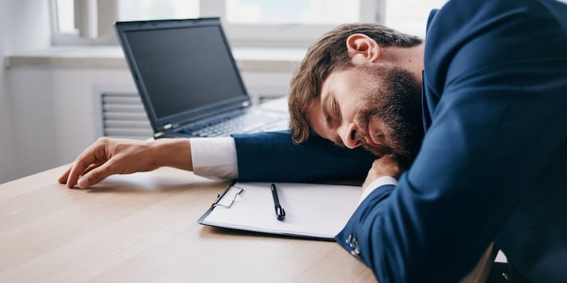 体がグッタリした後に眠気が生じるメカニズムを解明!