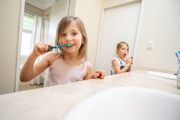 子供の頃に歯ブラシをサボると、大人になって虚血性脳卒中のリスクが高まる