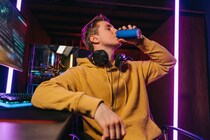 「強炭酸水」が長時間ゲームの脳疲労を軽減する