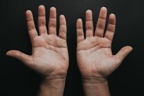 「22万人の指」を調べたら「人差し指と薬指」の長さ比が性的指向と関係していた