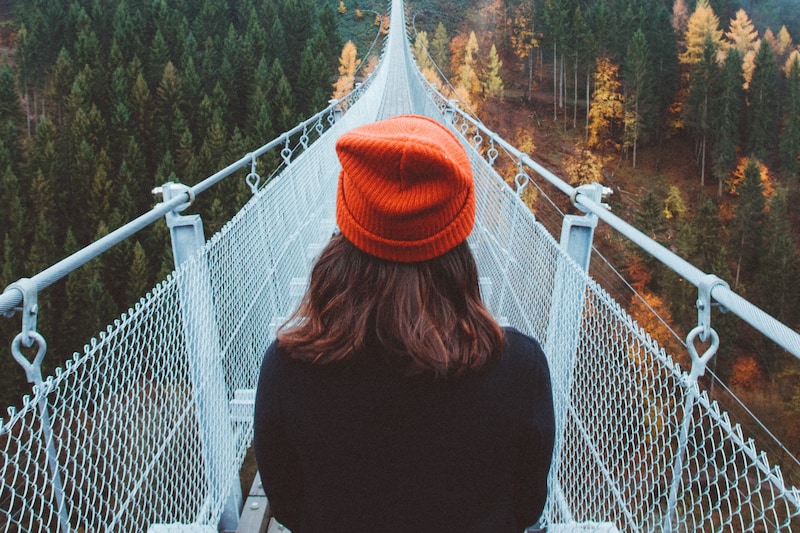 「吊り橋効果」恋愛対象にならない人だと効果がないどころか逆効果になる