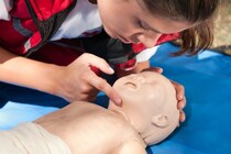 溺れた子供の命を救う「人工呼吸」が減っている