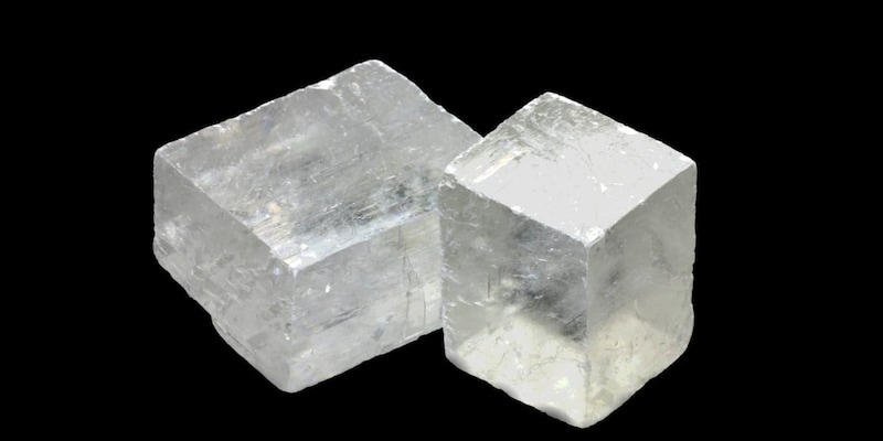 ダンゴムシは鉱石の結晶構造をどうやって変えているのか？