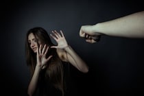 暴力の記憶は遺伝子に刻まれる？戦争や虐待の影響は孫まで続くと判明