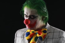 サイコパスは悲しみを感じると、「怒り」へと注意を逸らす”異常な感情調整”を行う