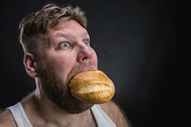 同じカロリーでも太る——”炭水化物ばかり”で代謝が下がると判明