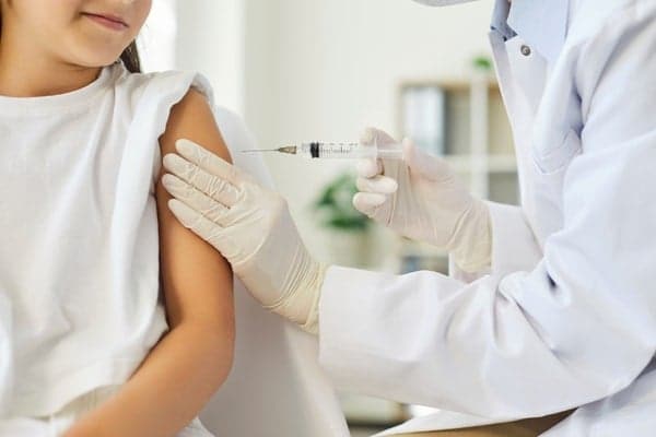 麻疹はワクチン接種率が毎年1％下がるだけで1兆円規模の経済損失を生む恐れ