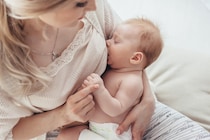 「完全母乳」3カ月以上で、”DNAの読み方”に差が生じる