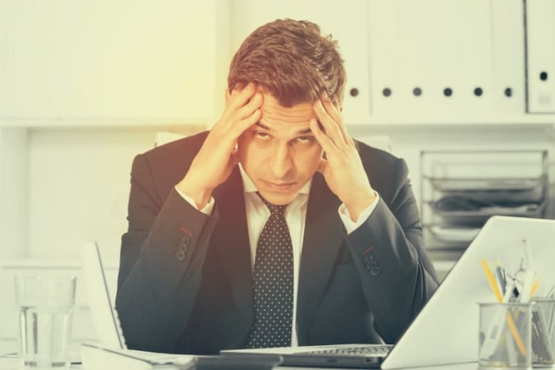 ナルシストほど「失敗が避けられない」とき、普通の人より動揺しやすい