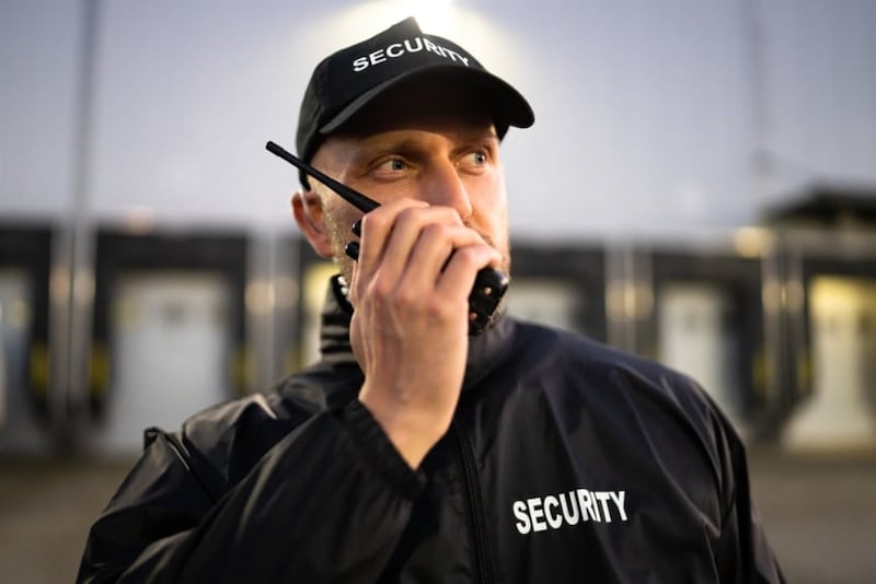 警備員の「低賃金」「訓練不足」が一般市民を危険にさらしている