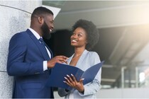 「目を見て話しなさい」は間違い、”会話中に目が合う時間”はたった3.5％