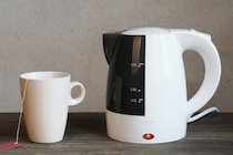 ”あるケトル”を使った「最初の一杯」には数十億のナノプラスチックが混入する可能性