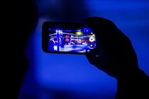 「昼間にしんどい人」が夜の動画沼にハマる――原因は夜だけではなかった