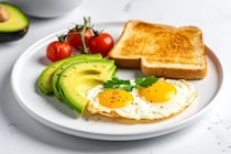 睡眠の質を高めたい人が食べるべき食品とは？