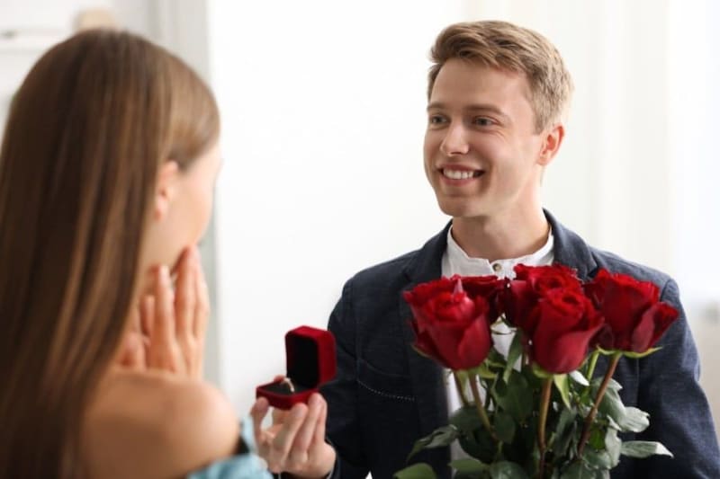 好かれてないのに「執拗にアプローチ」する男性の心理特徴が明らかに