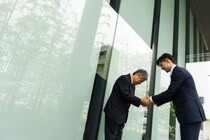 自分の知性を疑う人ほど、感情的なストレスからの回復力が高まる
