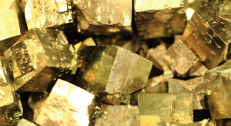 愚者の金「黄鉄鉱」の中に本物の金が高濃度で閉じ込められていた